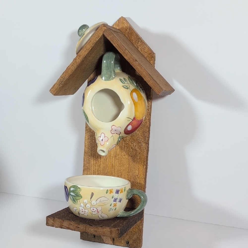 Rustic Wooden Handmade Teapot Bird Feeder Fruit - Picture 3 of 16
